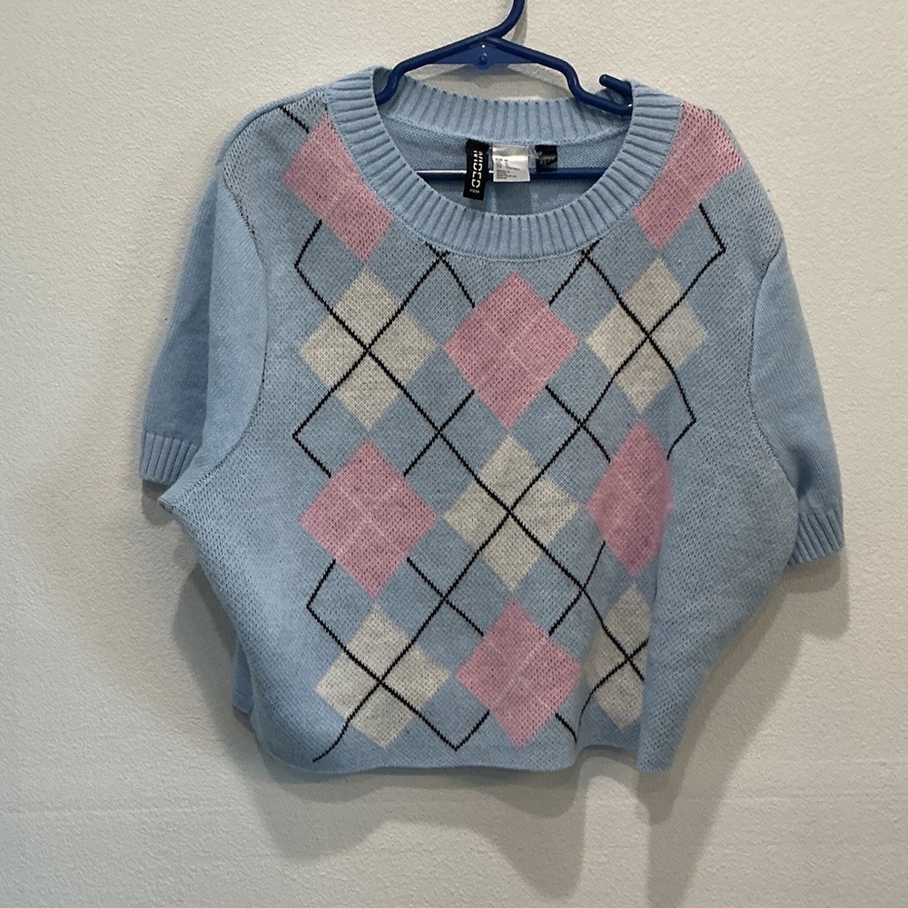 Forever 21 Blue and Pink Argyle Sweater